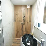 Luxury - Ia - Modern & Elegant Ii Stock Apartment