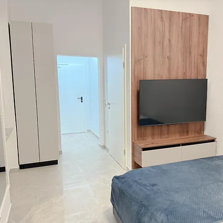 Luxury - Ia - Modern & Elegant Ii Stock Apartment *