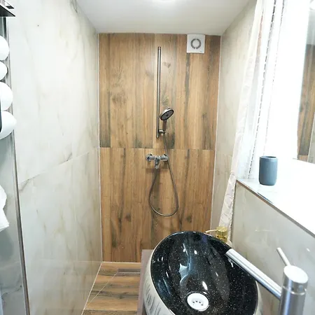 Ia - Modern&elegant Apartment