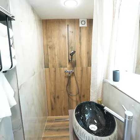 Ia - Modern&elegant Apartment