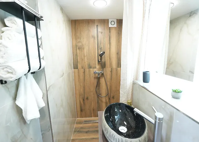 Luxury - Ia - Modern & Elegant アパート