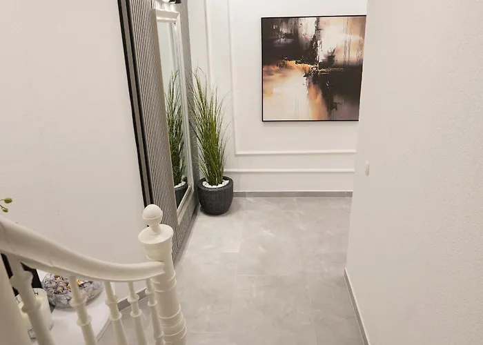 Luxury - Ia - Modern & Elegant アパート ノイヴィート